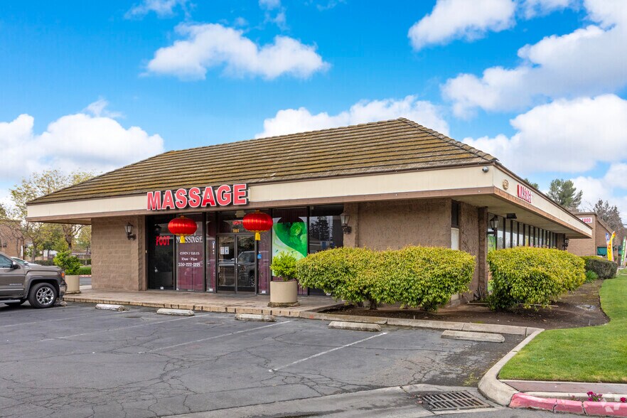 More Photos Of 2745-2787 W Shaw Ave, Fresno Unknown For Lease