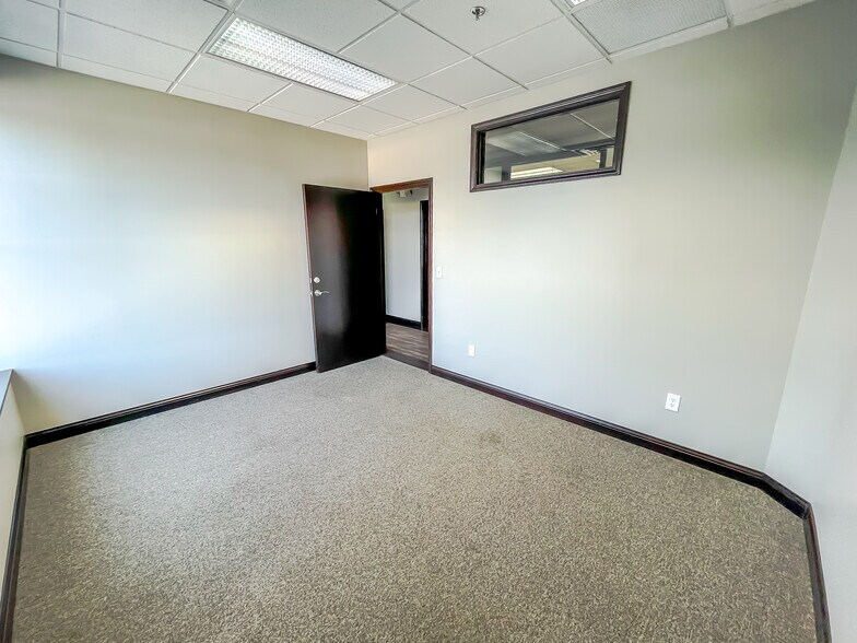 More Photos Of 123 N Main St, Crown Point Coworking Space