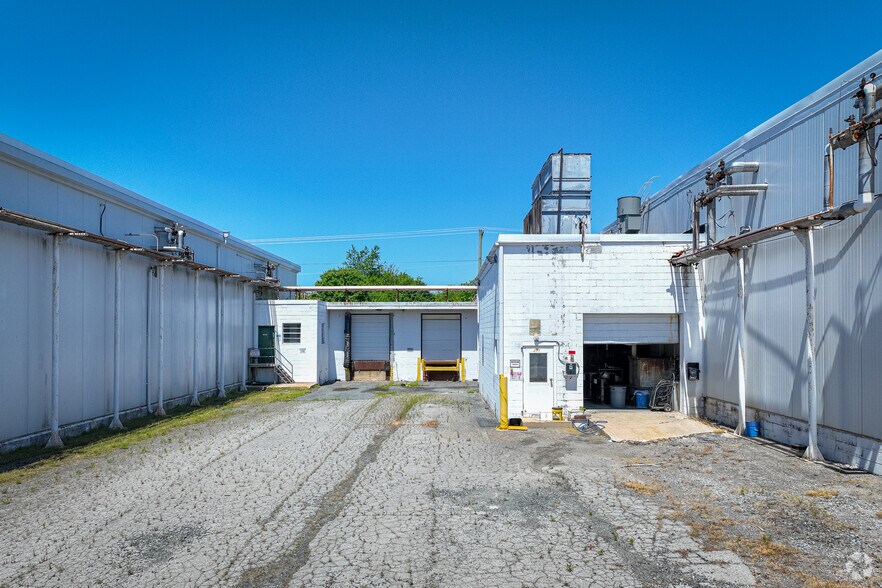 More Photos Of 502 Factory Ave, Ridgely Industrial For Sale