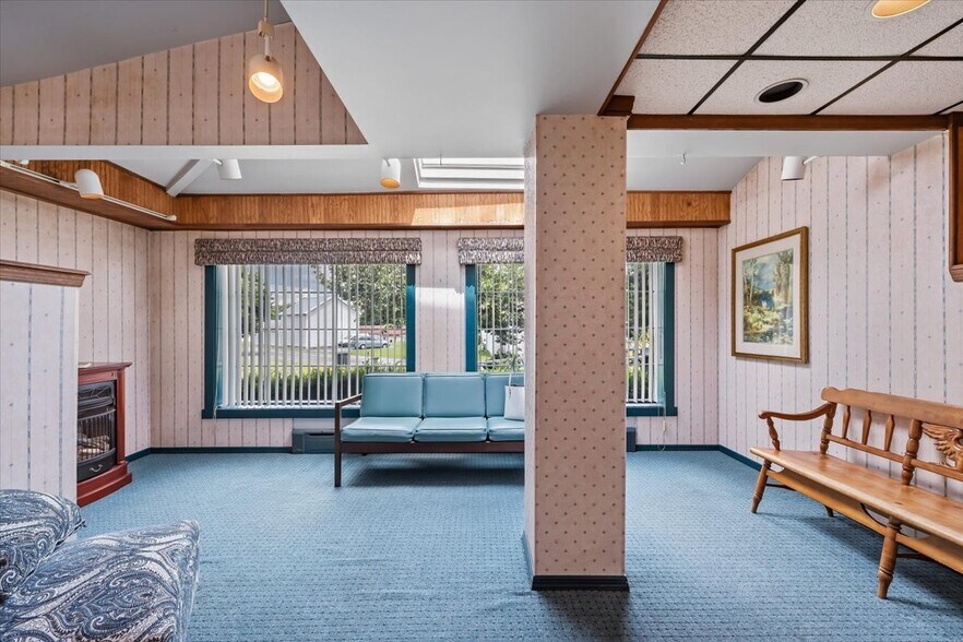 More Photos Of 402 W Moorestown Rd, Nazareth Medical For Sale