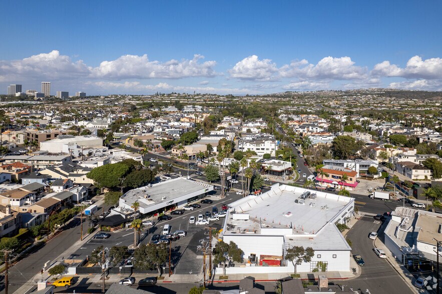 More Photos Of 3027 E Coast Hwy, Corona Del Mar Restaurant For Lease