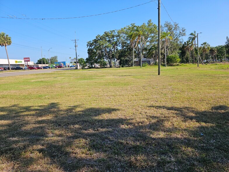 More Photos Of 610 N US Highway 41, Ruskin Land For Sale