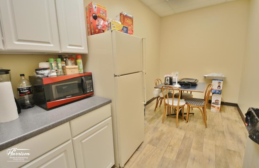 More Photos Of 4820 Commercial Dr, Huntsville Warehouse For Sale