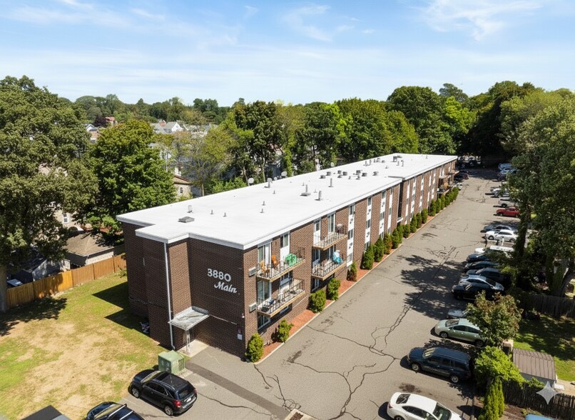 Primary Photo Of 3880 Main St, Bridgeport Multifamily For Sale