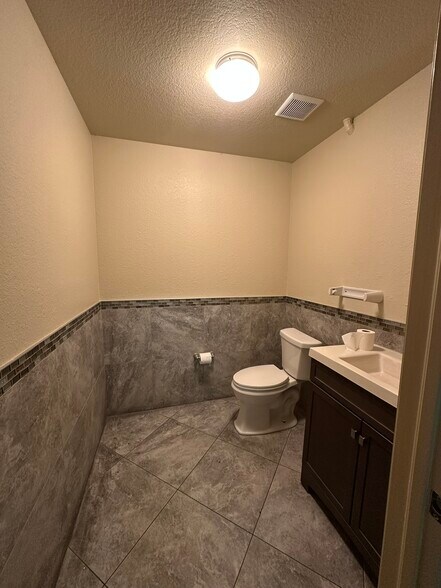 More Photos Of 18480 Paulson Dr, Port Charlotte Warehouse For Sale