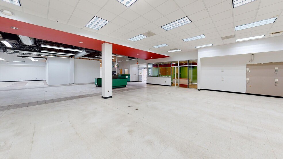 More Photos Of 6514 N Tryon St, Charlotte Freestanding For Lease