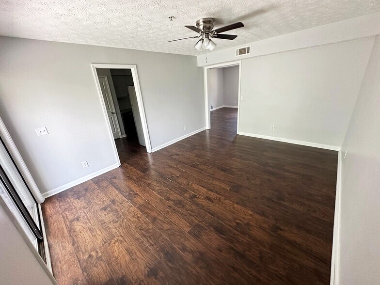 More Photos Of 375 Winding River Dr, Atlanta Multifamily For Sale