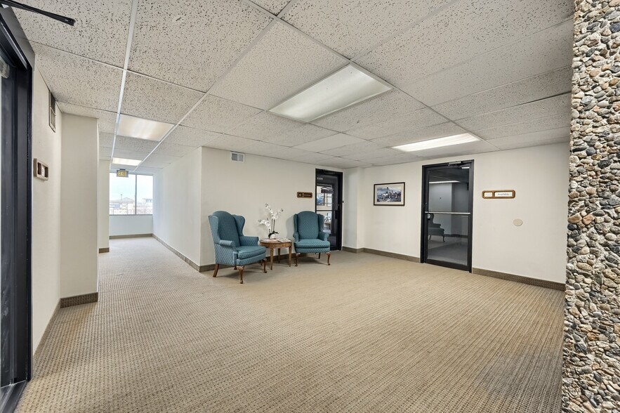 More Photos Of 7061 S University Blvd, Littleton Coworking Space