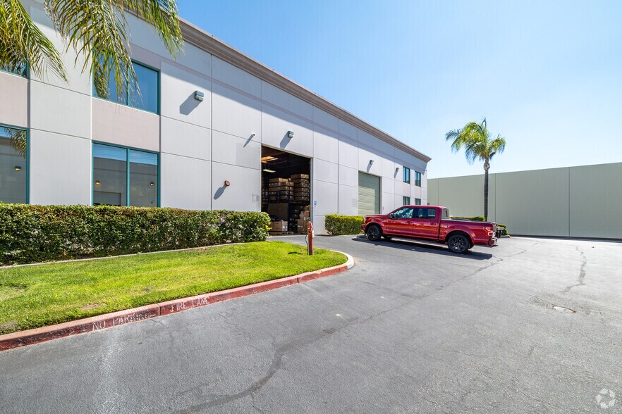 More Photos Of 5595 Daniels St, Chino Warehouse For Lease