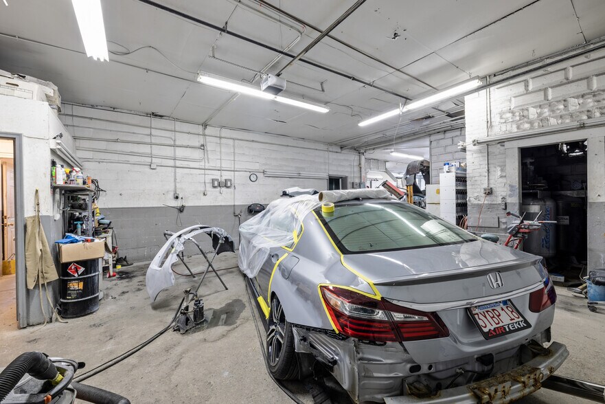 More Photos Of 20 Woodland St, Methuen Auto Repair For Sale