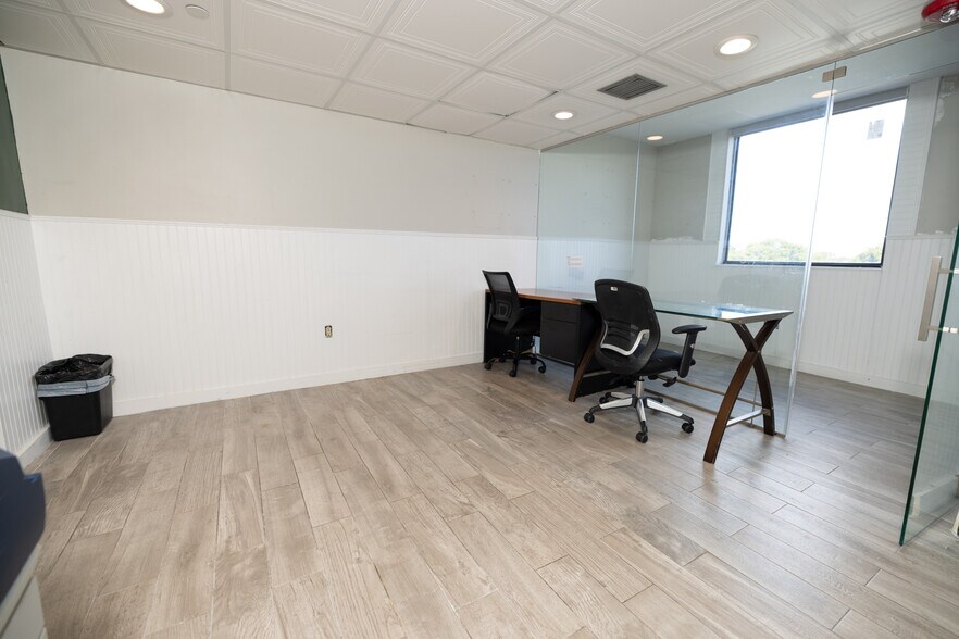 More Photos Of 4011 W Flagler St, Miami Loft Creative Space For Sale