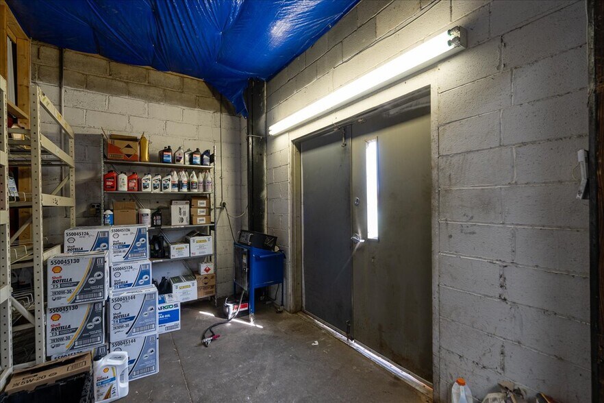 More Photos Of 317 General Daniel Ave N, Danielsville General Retail For Sale