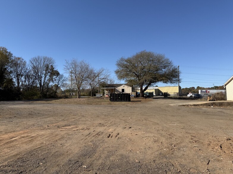 More Photos Of 424 Mt Phillips St, Rock Hill General Retail For Lease