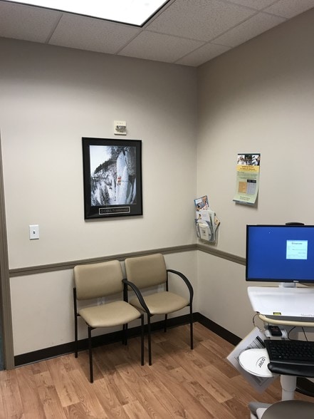 More Photos Of 45 Forest Falls Dr, Yarmouth Medical For Lease