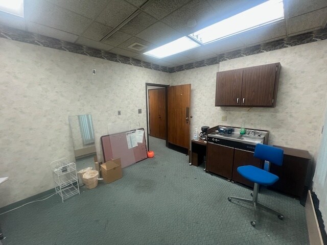 More Photos Of 660 N University Blvd, Middletown Office For Lease