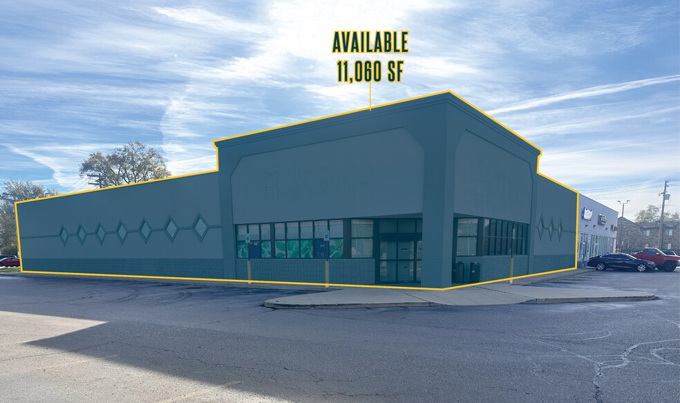 Primary Photo Of 15 S Groesbeck Hwy, Mount Clemens General Retail For Lease