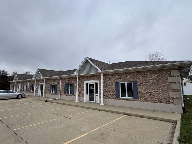 Primary Photo Of 326 Susan Dr, Normal Office For Lease