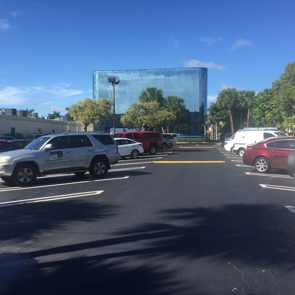 More Photos Of 2240 Palm Beach Lakes Blvd, West Palm Beach Office For Sale