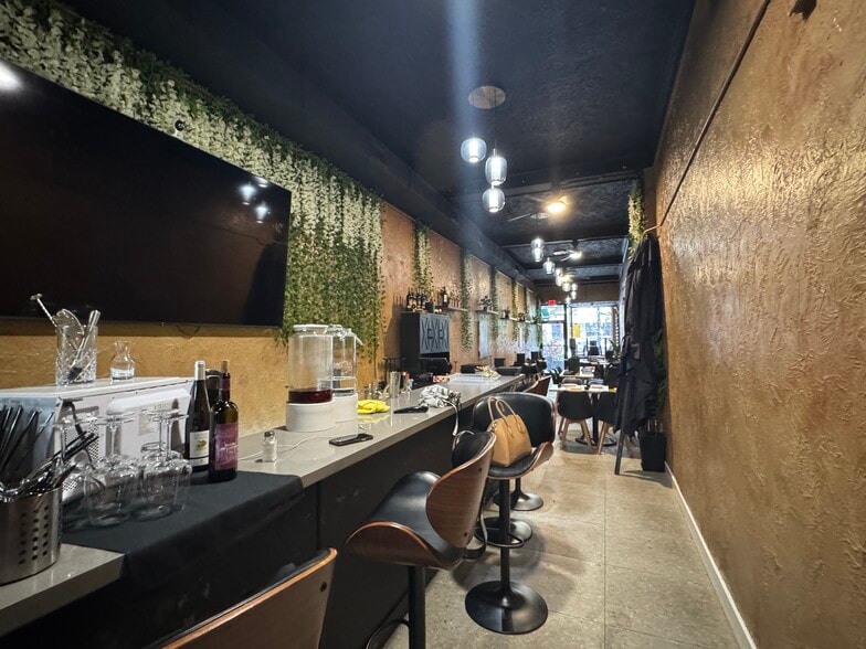 More Photos Of 1904 Hollywood Blvd, Hollywood Freestanding For Lease