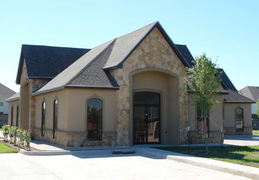 More Photos Of 50 Forest Mill Trl, Mansfield Medical For Lease