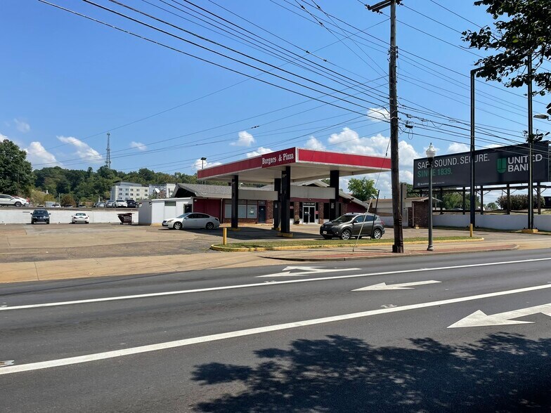 More Photos Of 500 Avery St, Parkersburg Service Station For Sale