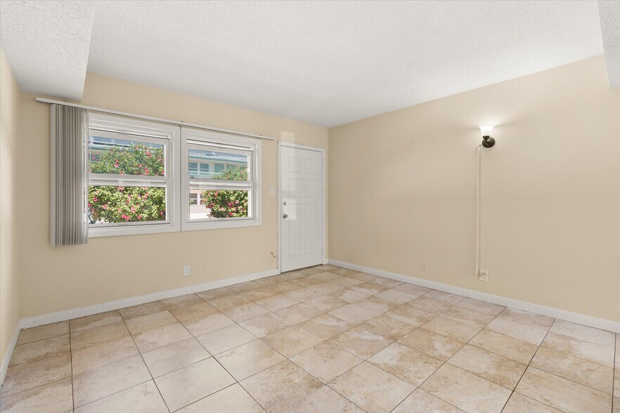 More Photos Of 10600 S Inglewood Ave, Inglewood Apartments For Sale