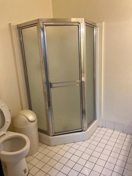 More Photos Of 308 W 14th St, Los Angeles Warehouse For Lease