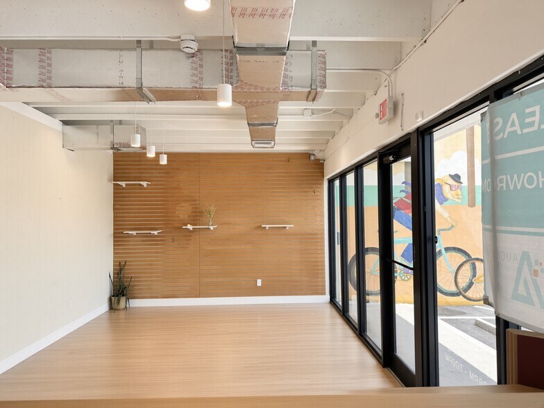 More Photos Of 1925 NE 163rd St, North Miami Beach Storefront For Lease