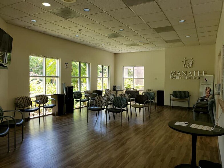 More Photos Of 5601 21st Ave W, Bradenton Office For Lease