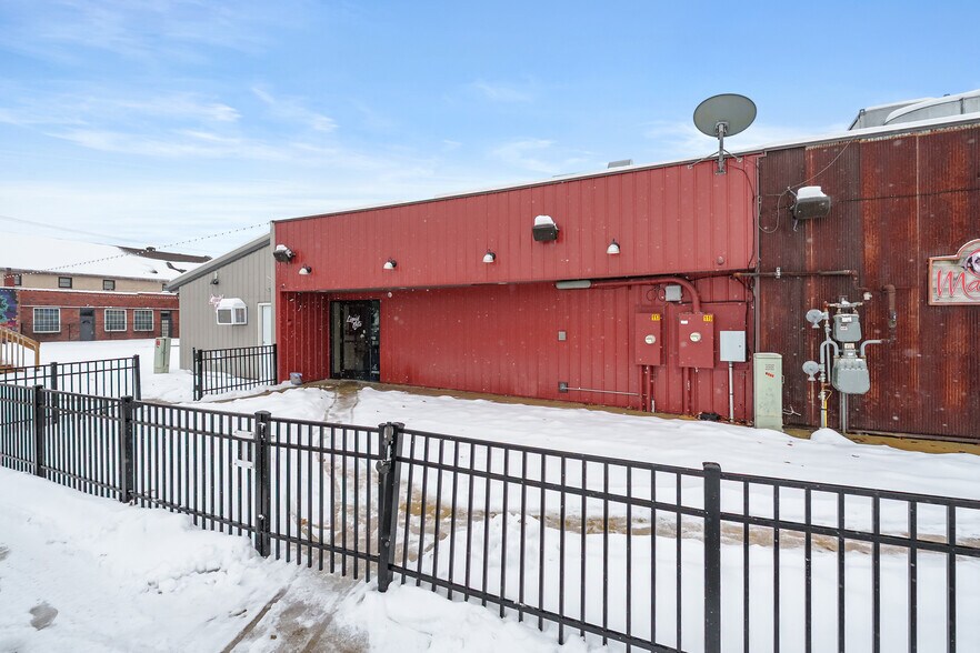 More Photos Of 117 E Allegan St, Otsego General Retail For Sale
