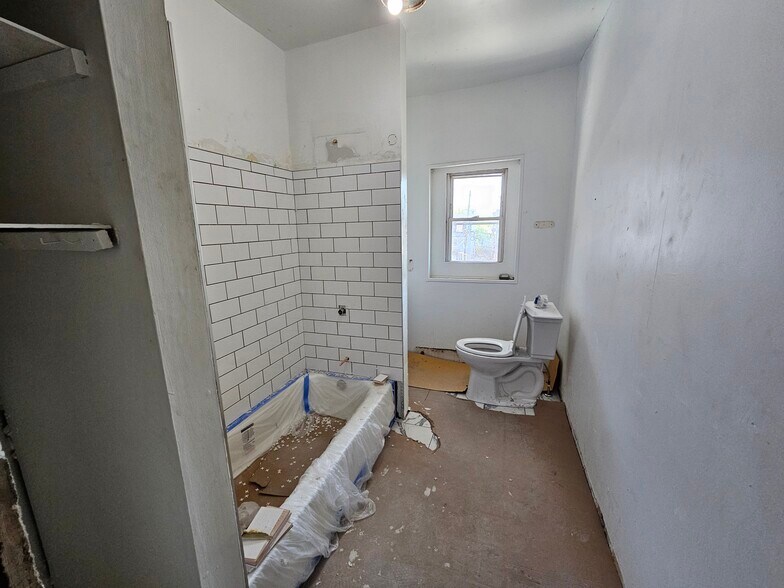 More Photos Of 960 W Hamilton St, Allentown Storefront Retail Residential For Sale