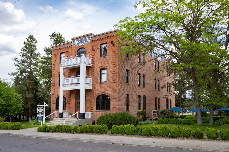 More Photos Of 40 SE Heimrich St, Dufur Hotel For Sale