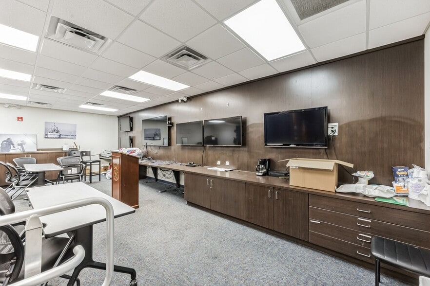 More Photos Of 721 Medical Center Dr, Wilmington Office For Sale