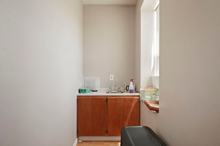 More Photos Of 2 N Main St, Lodi Storefront Retail Office For Sale