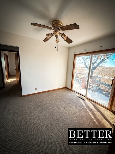 More Photos Of 3120 S Lincoln Ave, York Showroom For Sale