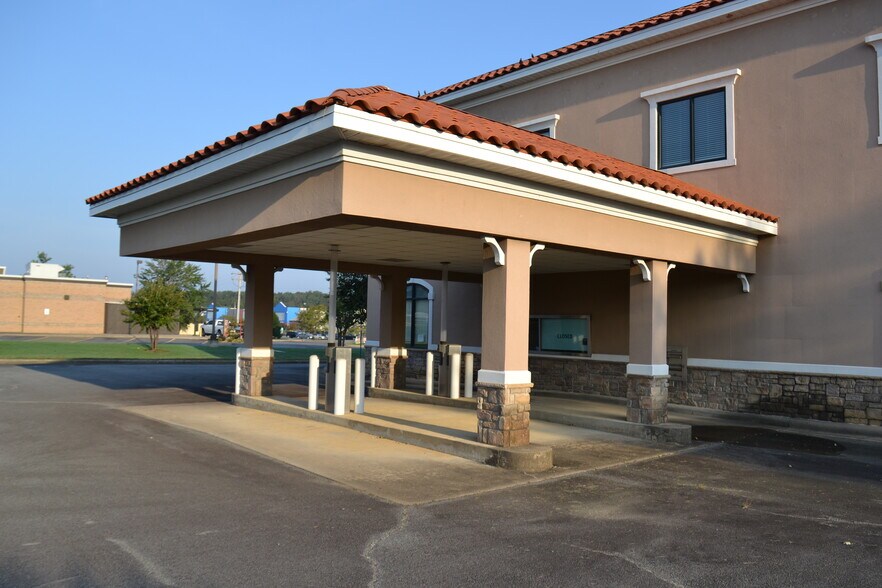 More Photos Of 3900 Dave Ward Dr, Conway Unknown For Lease