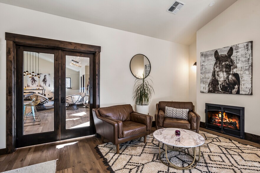 More Photos Of 19885 7th St, Bend Flex For Sale