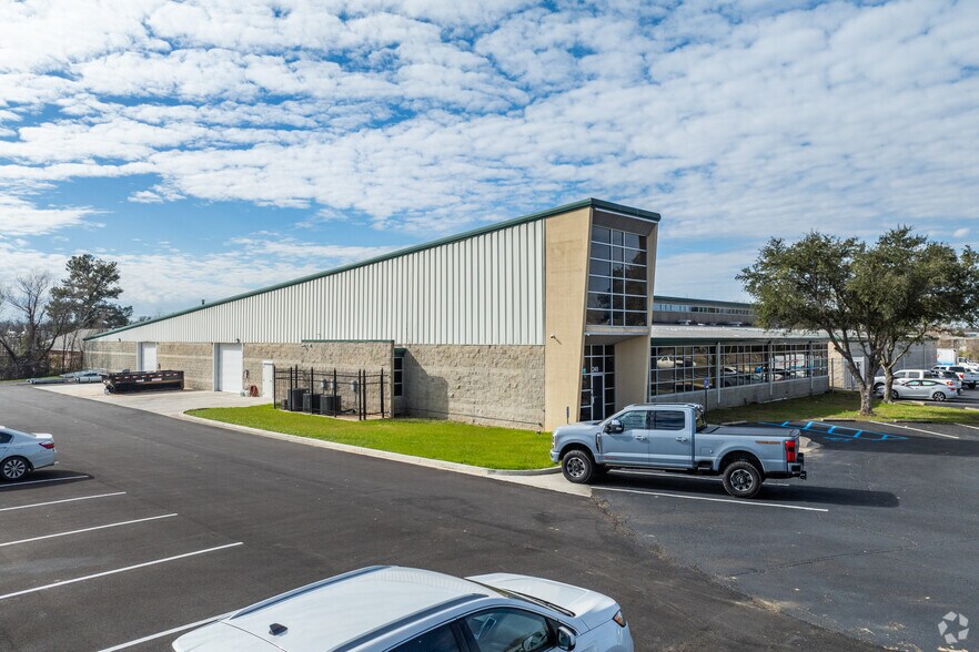 More Photos Of 249 W Mitchell Ave, Jackson Distribution For Sale