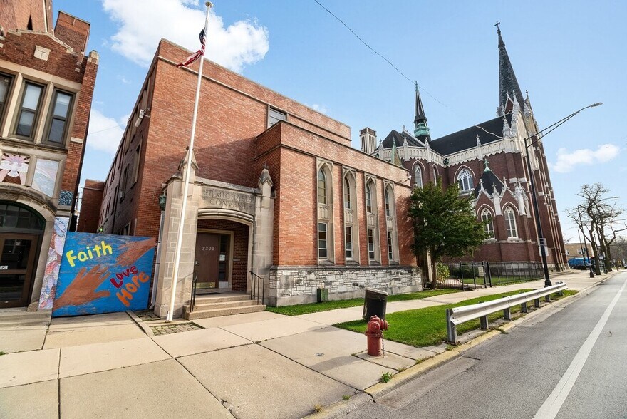 More Photos Of 8231 S South Shore Dr, Chicago Schools For Sale