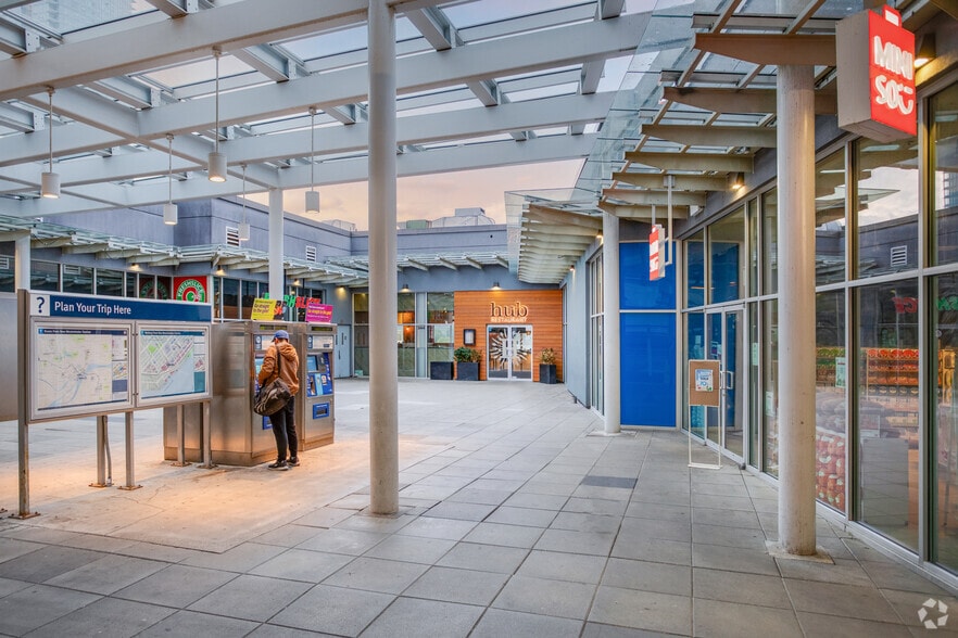 More Photos Of 800 Carnarvon St, New Westminster Unknown For Lease