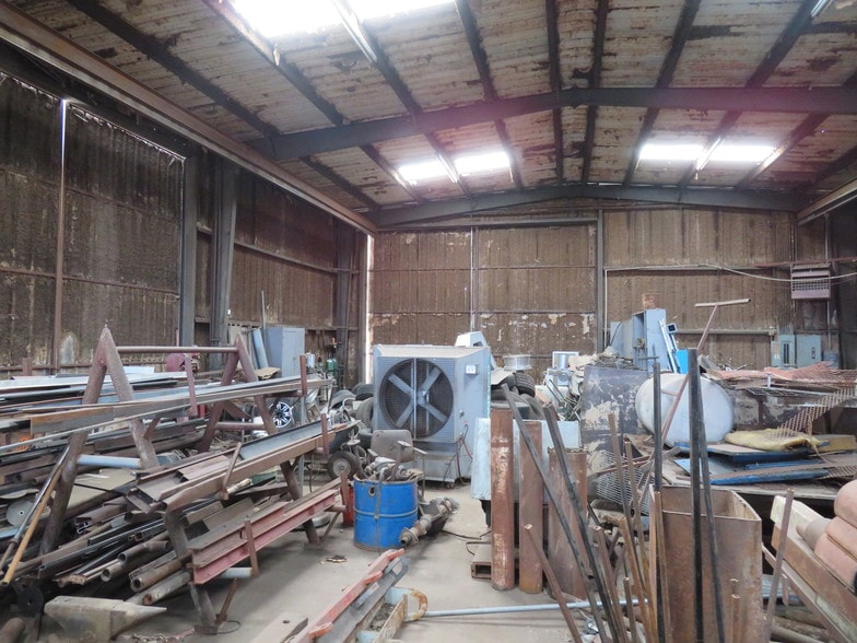 More Photos Of 1902 N Treadaway Blvd, Abilene Showroom For Sale