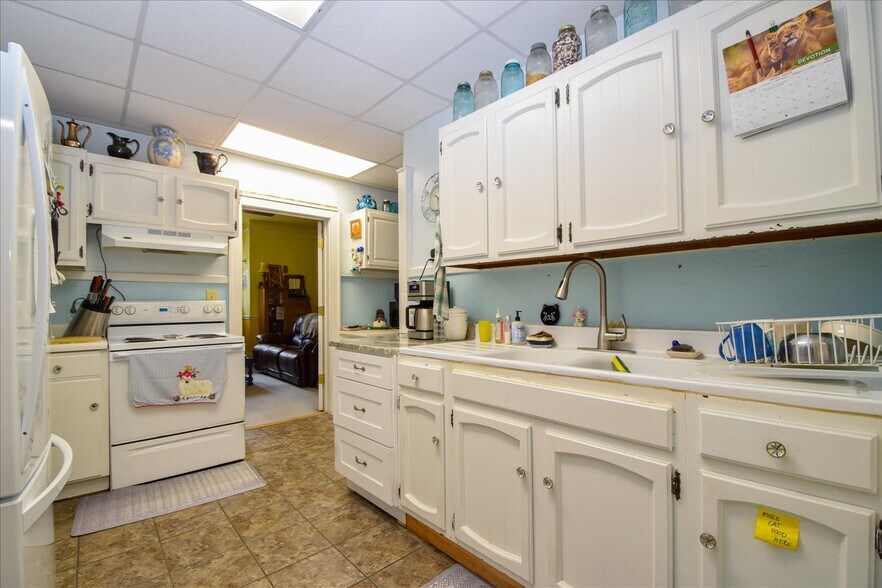 More Photos Of 1911 Memorial Ave SW, Roanoke Office Residential For Sale
