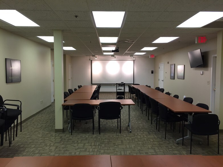 More Photos Of 1640 Powers Ferry Rd SE, Marietta Coworking Space