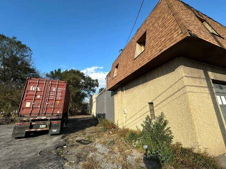 More Photos Of 5440 W Ridge Rd, Gary Light Distribution For Sale