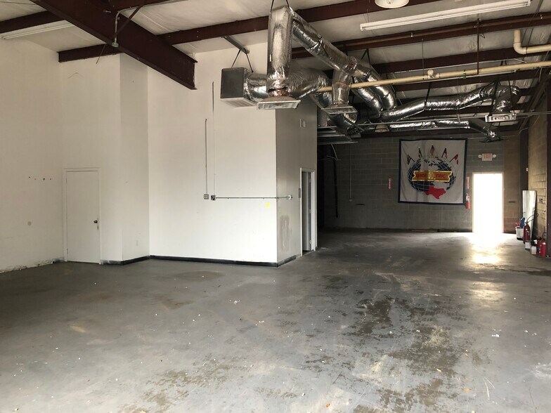 More Photos Of 10541 FM 1960 Rd W, Houston Warehouse For Sale