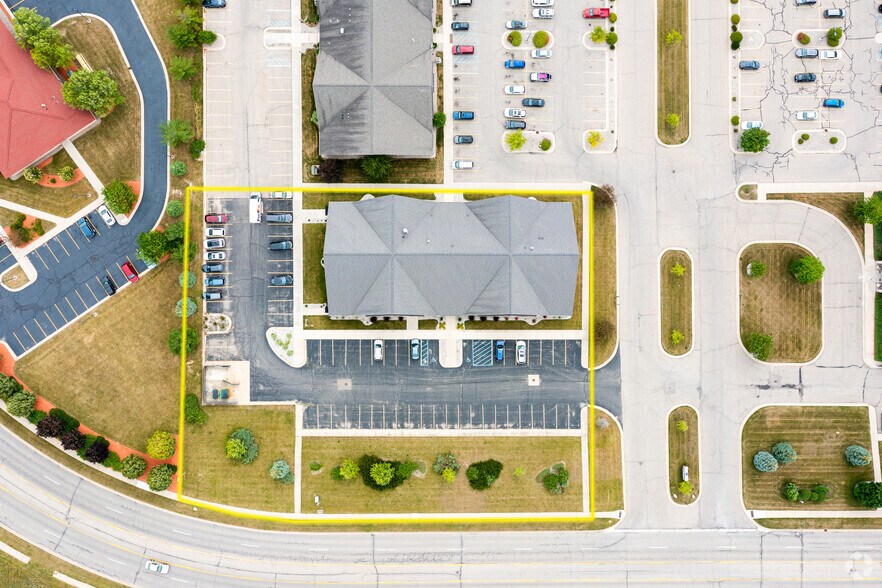 More Photos Of 8164 Executive Ct, Lansing Office For Lease