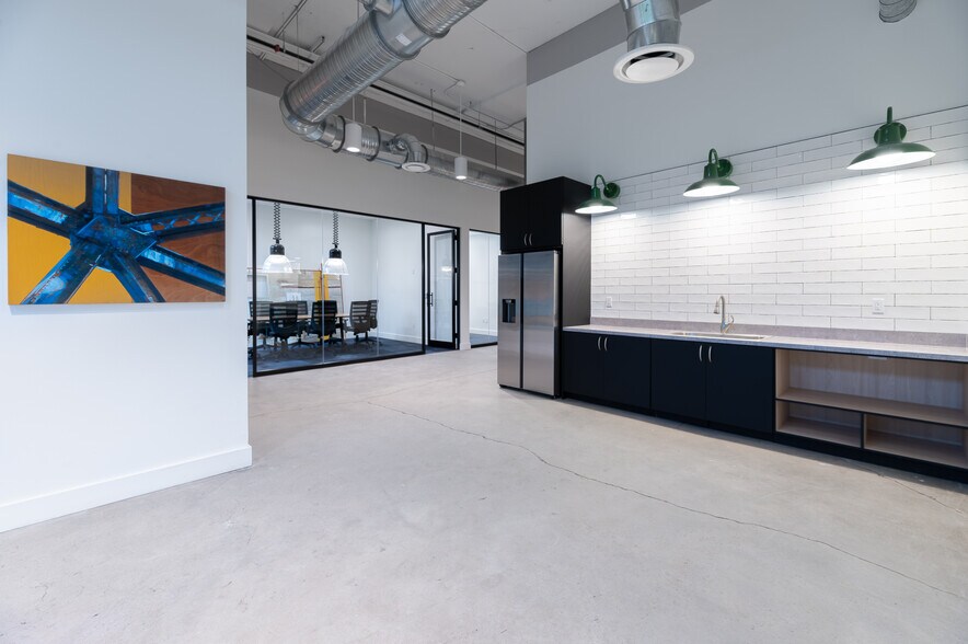 More Photos Of 1505 Dennis St, Jacksonville Office For Lease