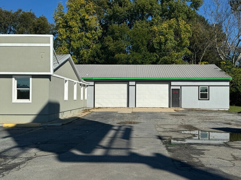 More Photos Of 2812 Watson Blvd, Centerville Storefront For Lease