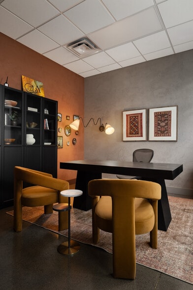 More Photos Of 4505 E Broadway Rd, Phoenix Light Manufacturing For Sale