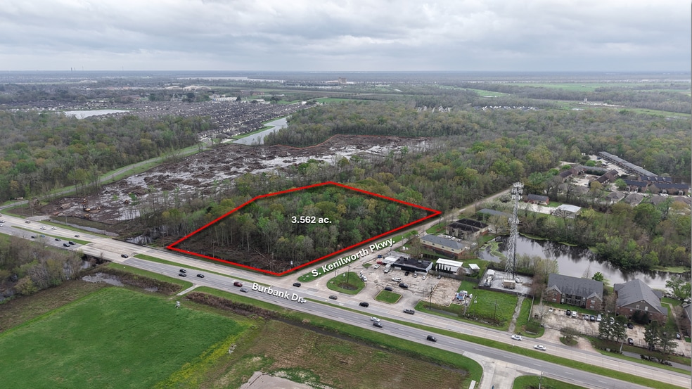 More Photos Of 555 Kenilworth Pkwy, Baton Rouge Land For Lease